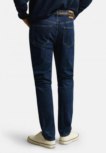 Узкие джинсы