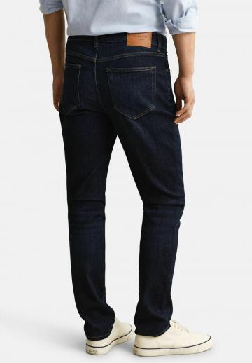 Узкие джинсы