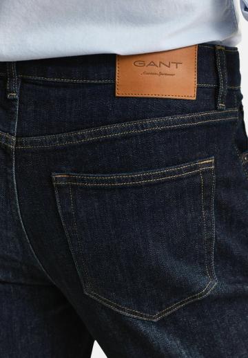 Узкие джинсы