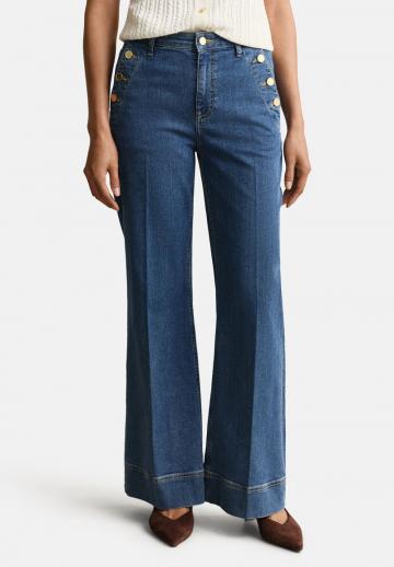 Клешеные джинсы