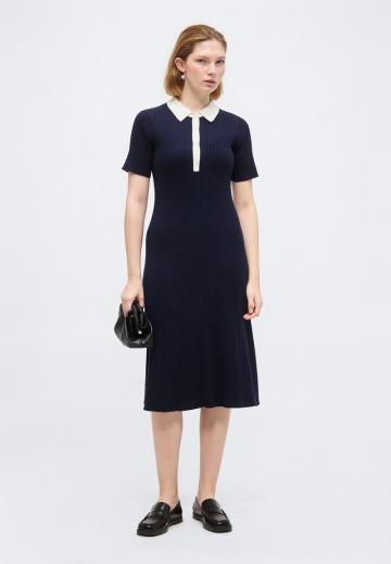 Вязаное платье