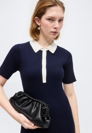 Вязаное платье