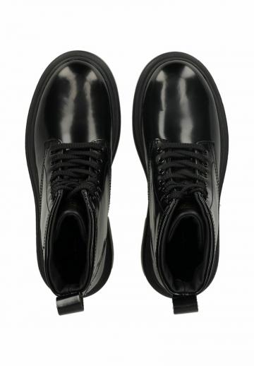 Ботинки на шнуровке