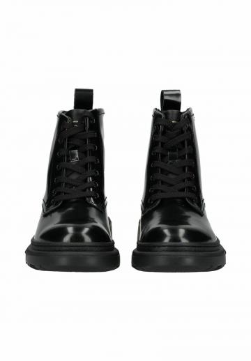 Ботинки на шнуровке