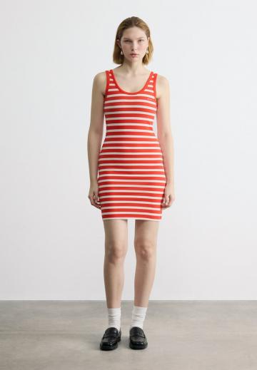 Платье футляр