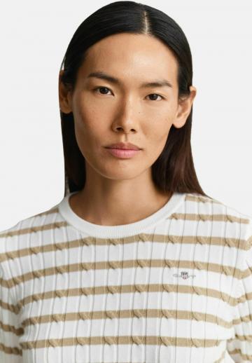 Пуловер в полоску