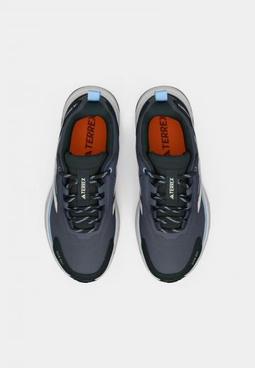 Походные ботинки