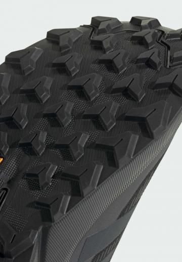 Походные ботинки