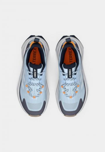 Походные ботинки