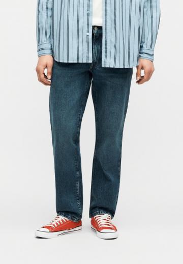 Прямые джинсы