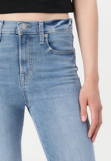 Узкие джинсы