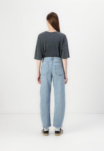 Свободные джинсы