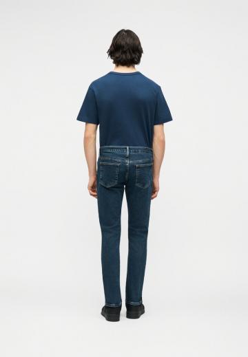 Узкие джинсы