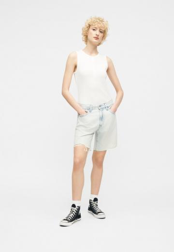 Джинсовые шорты