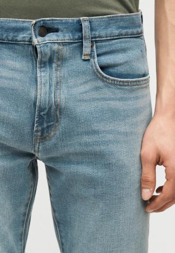 Узкие джинсы