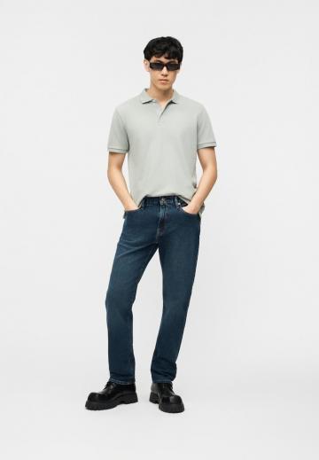 Прямые джинсы