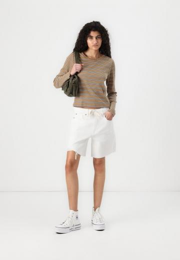 Джинсовые шорты