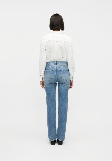 Прямые джинсы