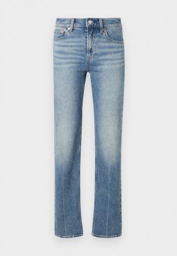 Прямые джинсы