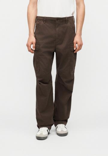 Брюки с накладными карманами