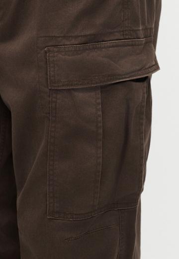 Брюки с накладными карманами