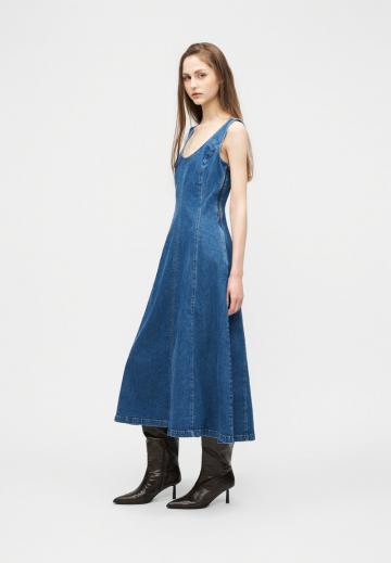 Джинсовый комбинезон