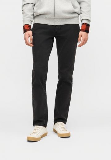 Узкие джинсы