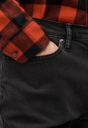 Узкие джинсы