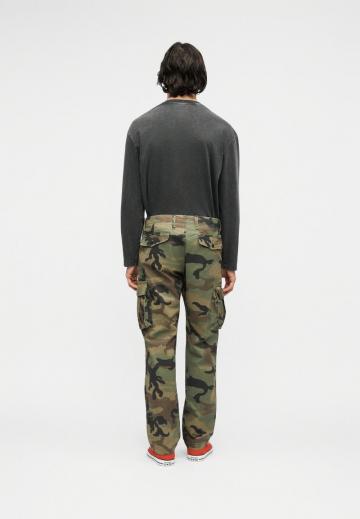 Брюки с накладными карманами