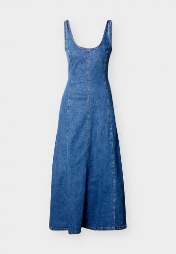 Джинсовый комбинезон