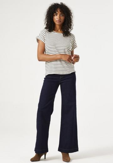 Клешеные джинсы