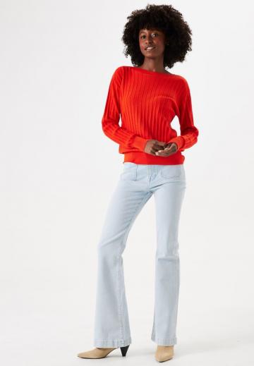 Клешеные джинсы