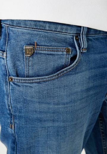 Узкие джинсы