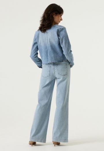 Короткая куртка