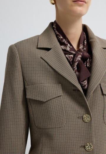 Блейзер с накладными карманами