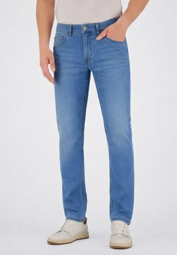 Узкие джинсы
