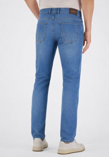 Узкие джинсы