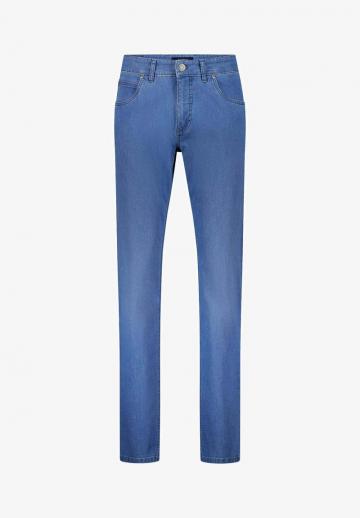 Узкие джинсы