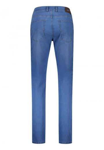 Узкие джинсы