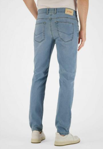 Узкие джинсы