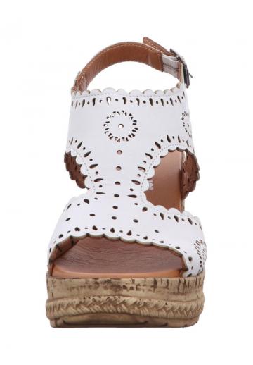 Босоножки на танкетке