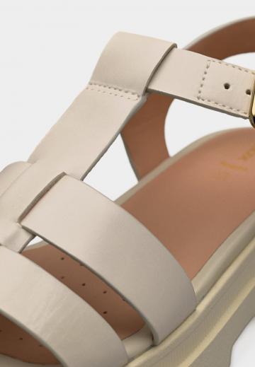 Босоножки на платформе