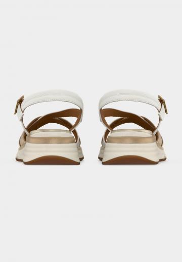 Босоножки на танкетке