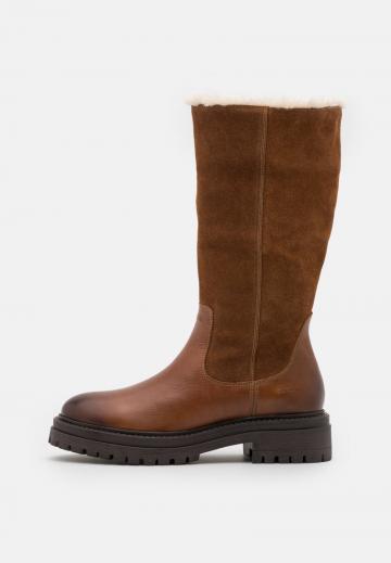 Зимние ботинки