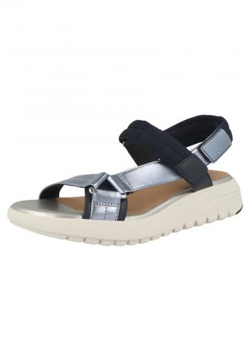 Босоножки на танкетке