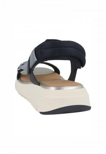 Босоножки на танкетке