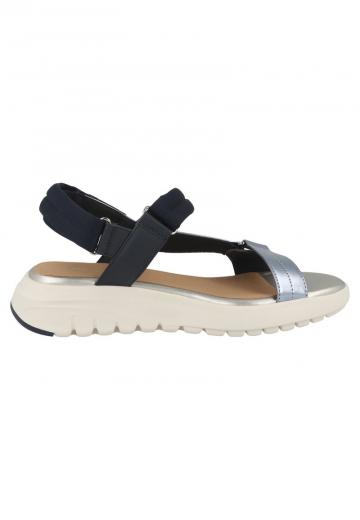 Босоножки на танкетке