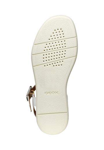 Босоножки на танкетке