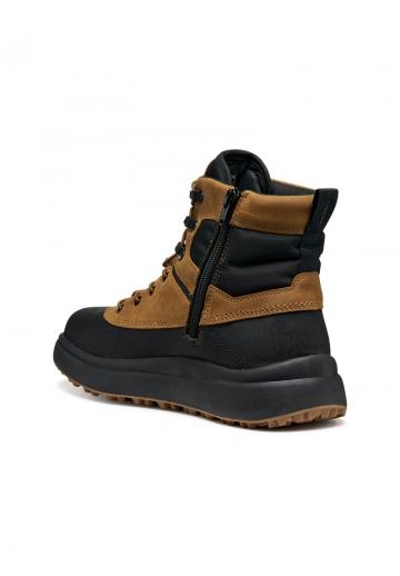 Ботинки на шнуровке