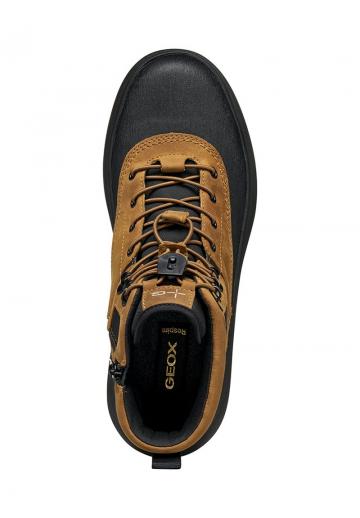 Ботинки на шнуровке